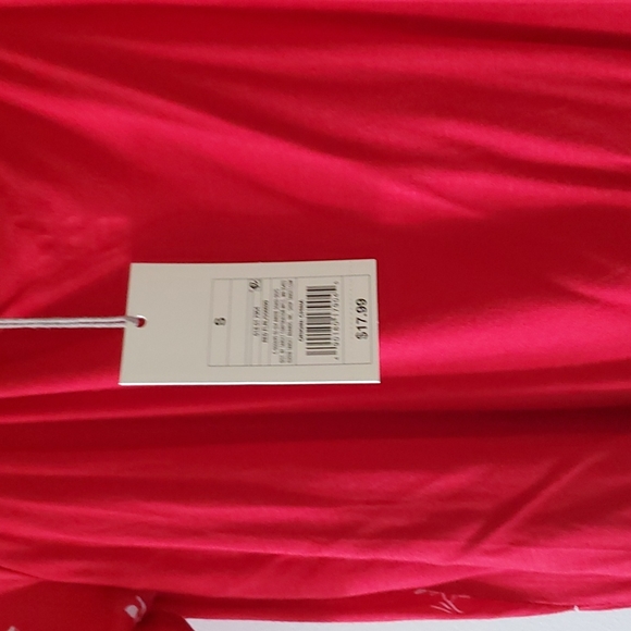 Red blouse - Picture 4 of 4